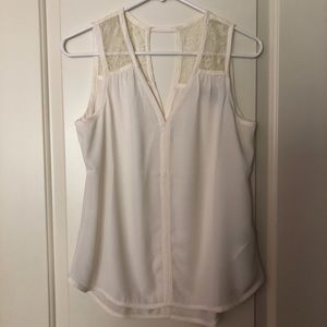 Banana Republic sleeveless ivory top with lace